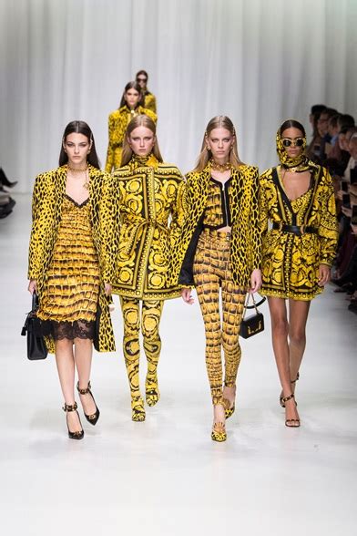 collezione primavera estate 2018 versace|donatella versace fashion.